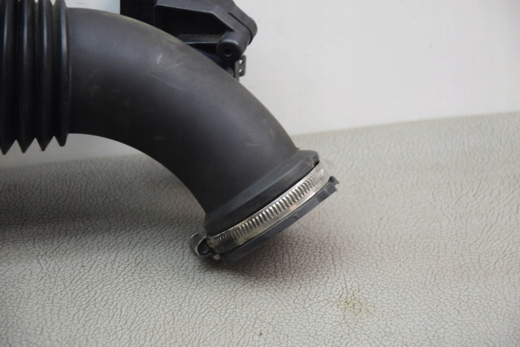 фото №11, Пабтрубок  воздуха audi a5 sportback 8ta 059129627l 2.7l дизель 140kw 2011