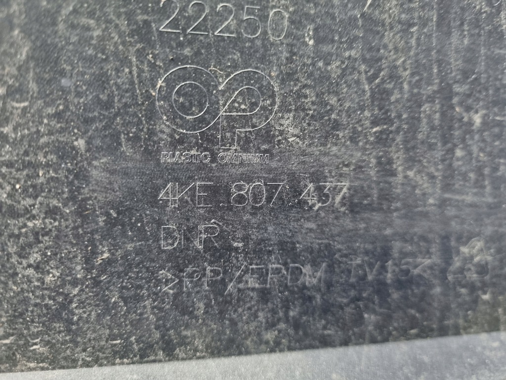 фото №10, Audi q8 e-tron бампер передний pdc оригинал 4ke807437