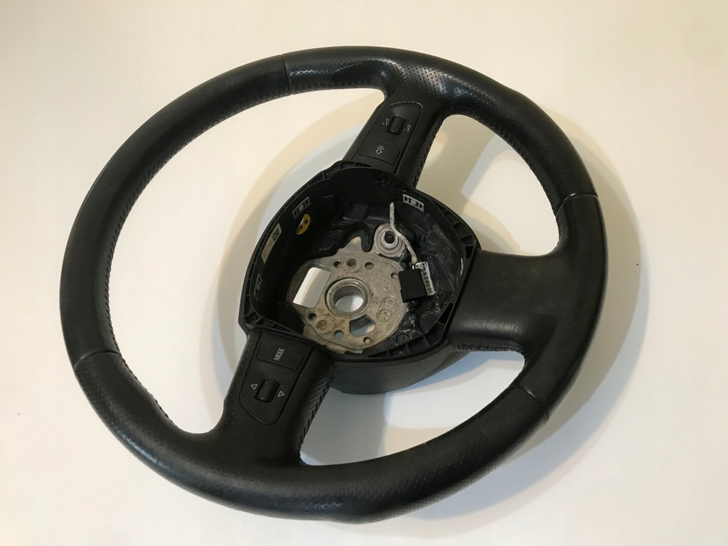 фото №5, Audi a6 c6 воздуховод кожа 4f0419091aq трёхспицевая