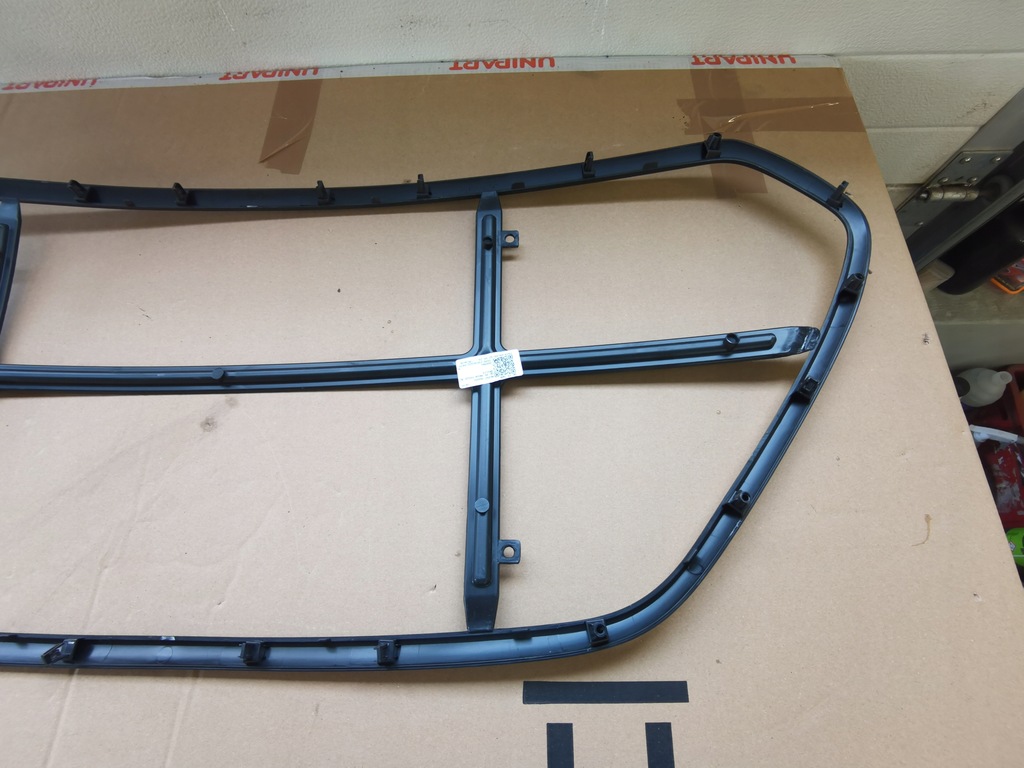 фото №11, Hyundai i30 ii - nowa решётка бампера передний