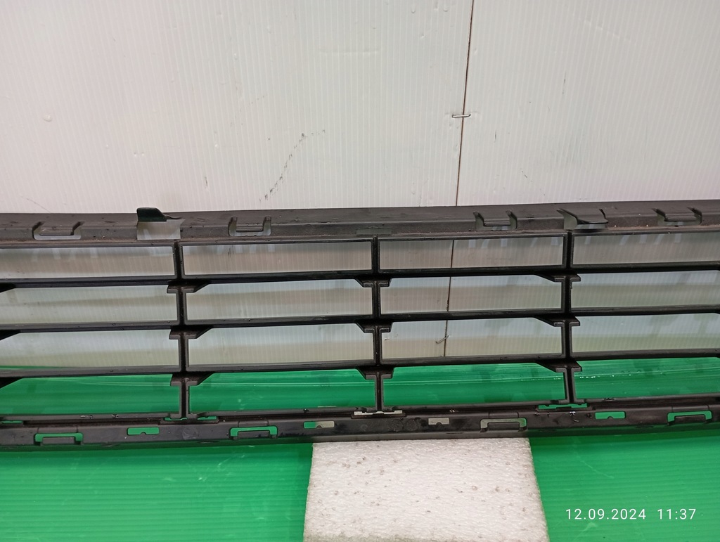 фото №7, Решітка середня бампера перед citroen berlingo iii 9677603677