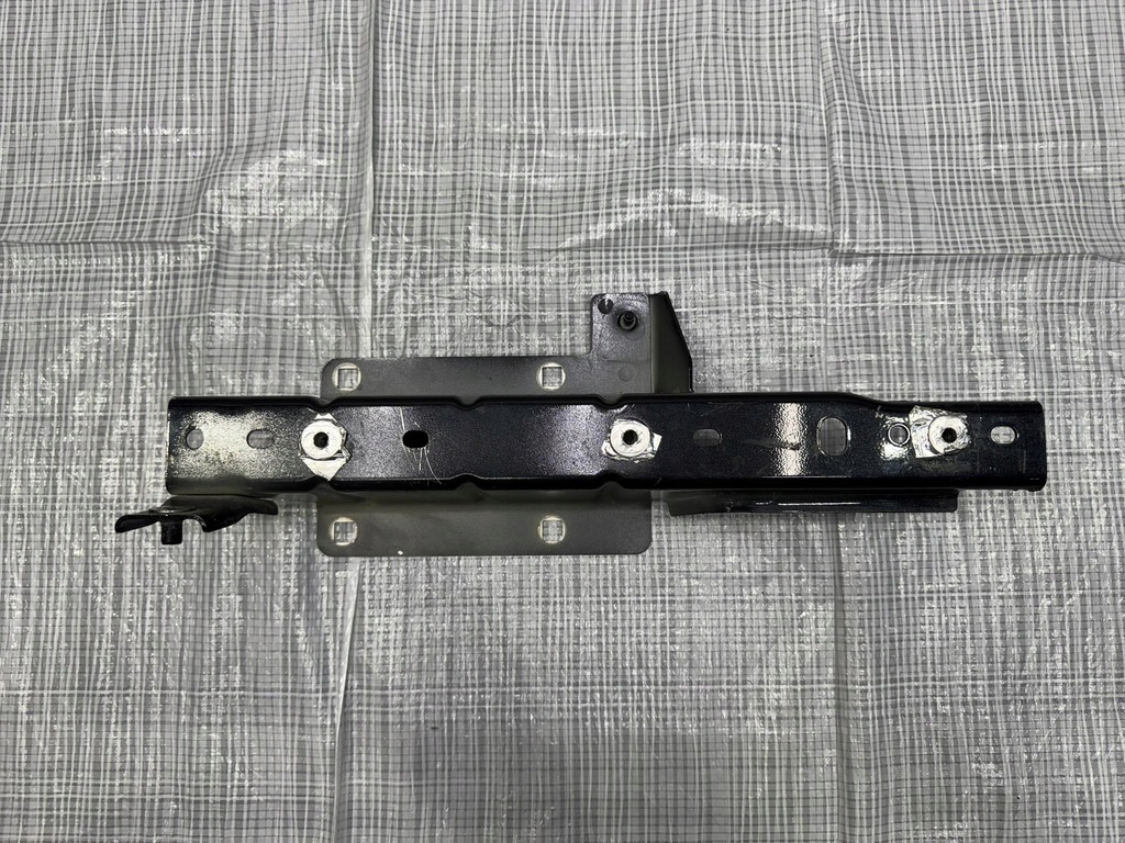 фото №1, Кронштейн maserati granturismo m189 folgore d778 l