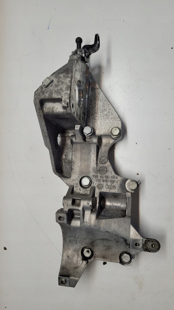 Купити Кронштейн кронштейн генератора vw golf vi 2.0 tdi cba