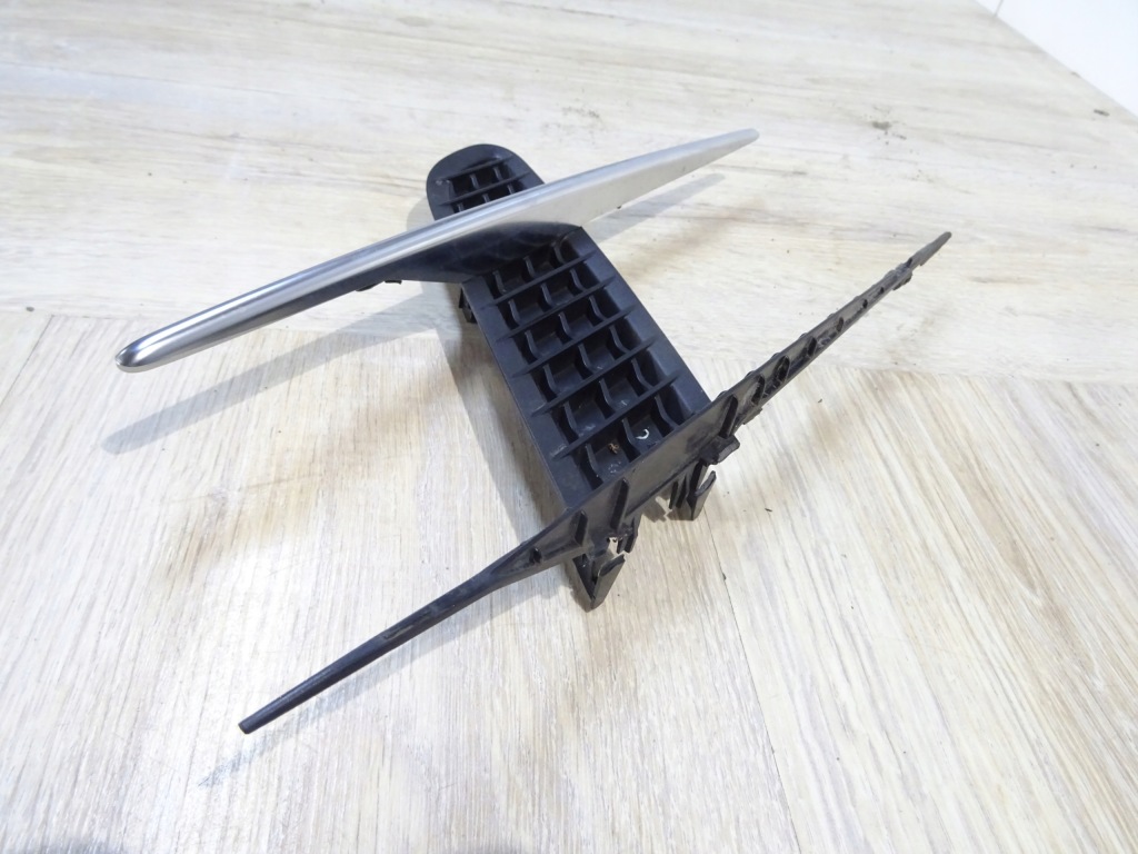 фото №4, Решётка крыла правая a2316900279 mercedes sl r231