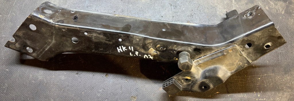 Купить Jeep grand cherokee wk2 кронштейн поперечина панель фары правый  перед