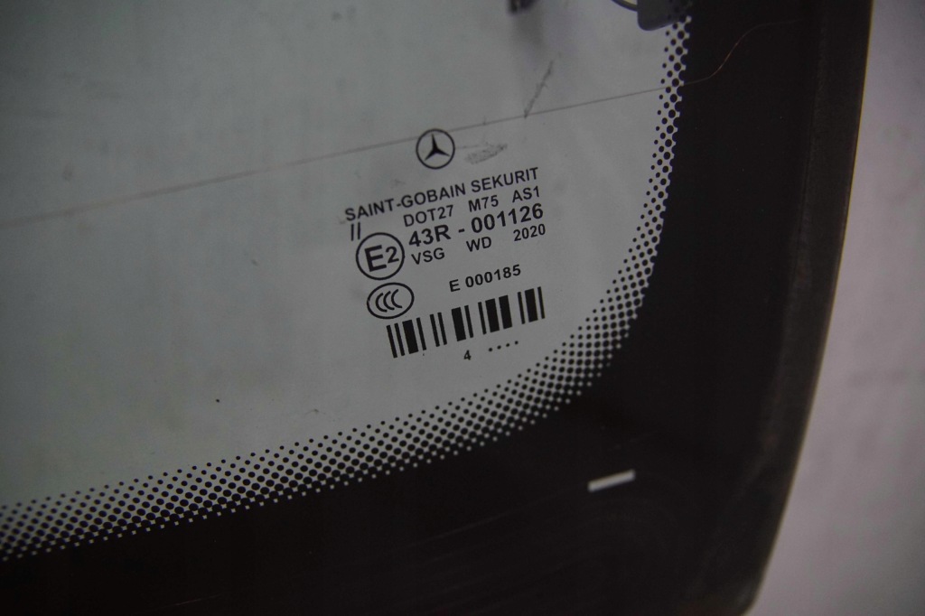 Скло лобове підігрівається 04 mercedes sl r230 в Україні