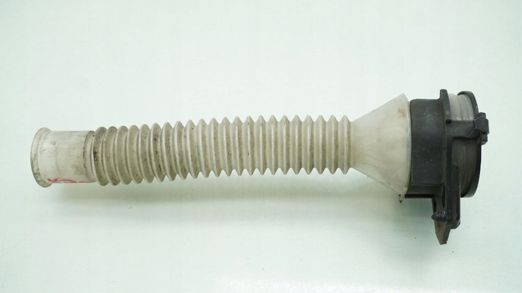 фото №1, Заливная горловина бачок омывателя трубка lexus is 220