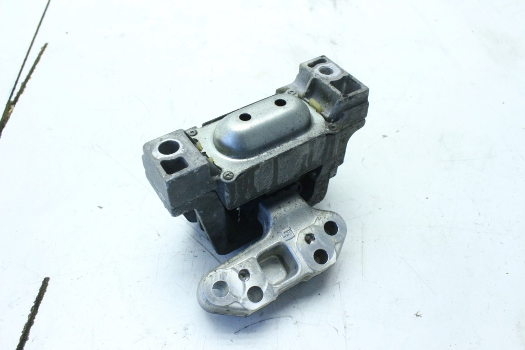 Кронштейн подушка двигуна 9654166080 peugeot 207 cc 1.6 vti Зі Шроту