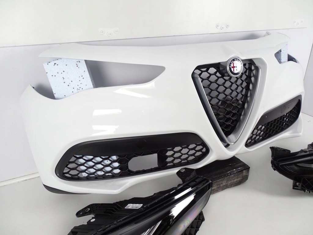 Бампер перед передній alfa romeo stelvio + ліхтарі  правий ліва full led Ціна