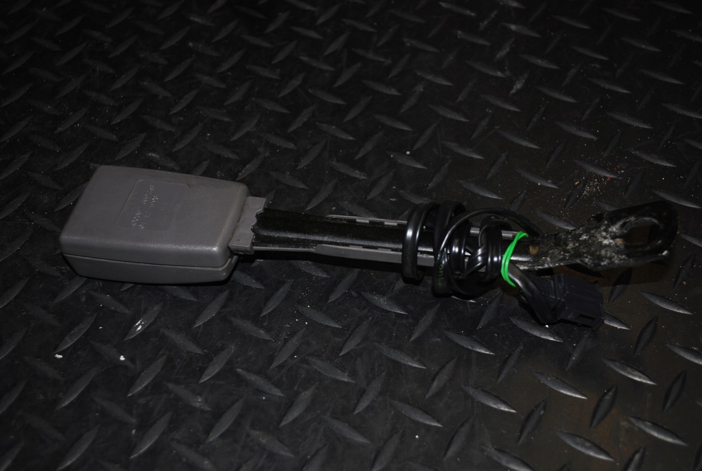 фото №1, Кліпса поперечина перед audi a8 d2 сіра 4d0857755p