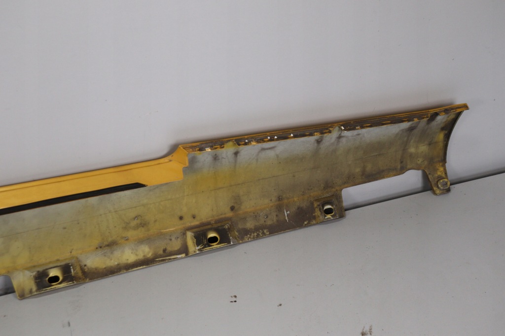 Молдинг поріг накладка поріг ліва mercedes a190 c190 amg gt gts 14- Недорого