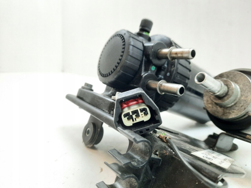 2014 land rover range rover sport l494 кронштейн фильтра топлива bh429c296ac Киев