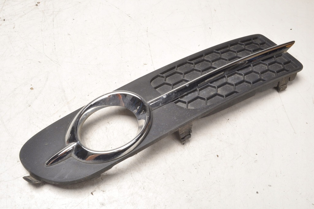 фото №1, Volvo s80 ii рамка решётка противотуманной фары правая 30655930