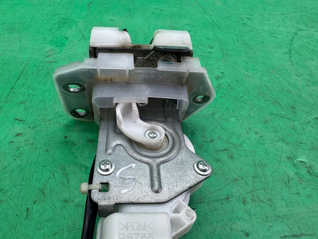 фото №7, Замок задний крышки багажника b6765 suzuki swift iv mk6 05-10 europa