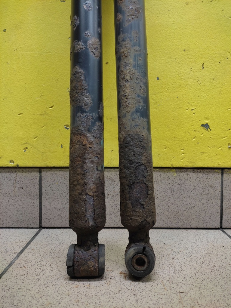 фото №2, Mercedes w203 2.2 cdi амортизатор задняя