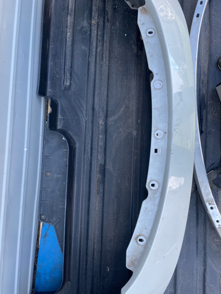 Бампер перед передній tesla model y 1540100-00-b pdc bez ремонт Київ