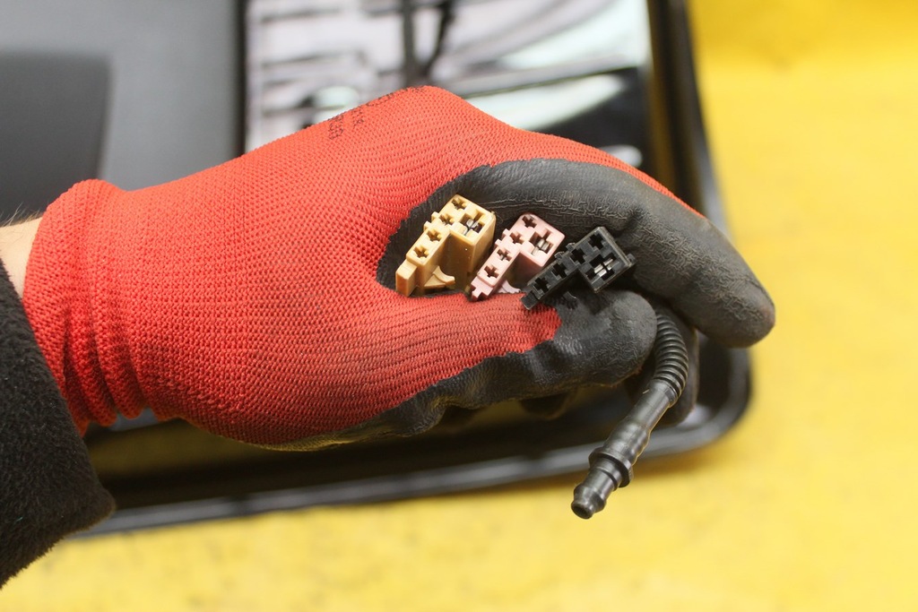 фото №15, Крышка багажника багажника задняя vw fox n2c/cf hb 3d