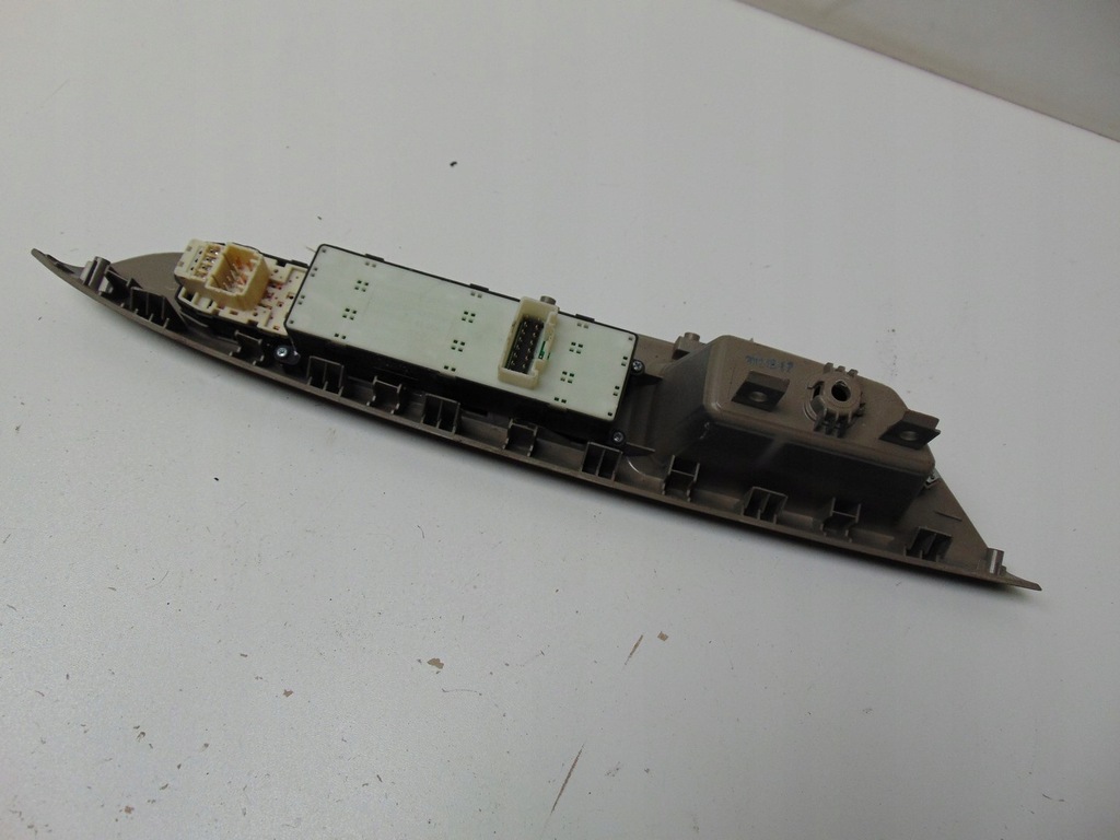 фото №14, Выключатель окон i зеркал левый перед kia rio iii 93570-1w130