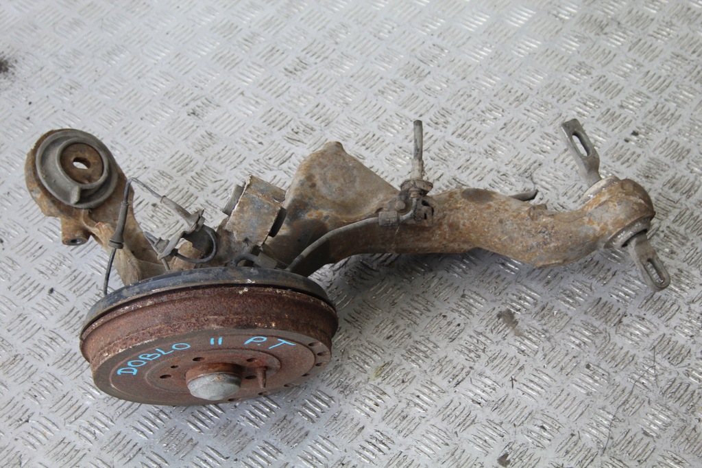 фото №1, Поворотный кулак правый задняя fiat doblo ii 2