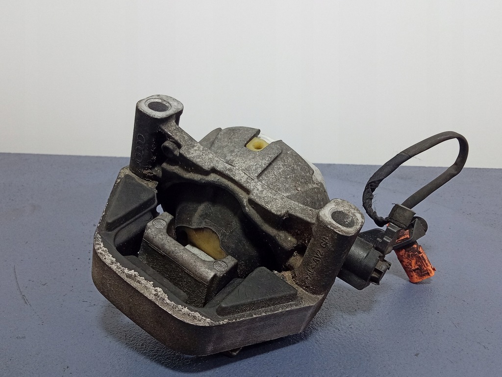 фото №4, Audi a6 c7 3.0 tdi подушка двигателя левая