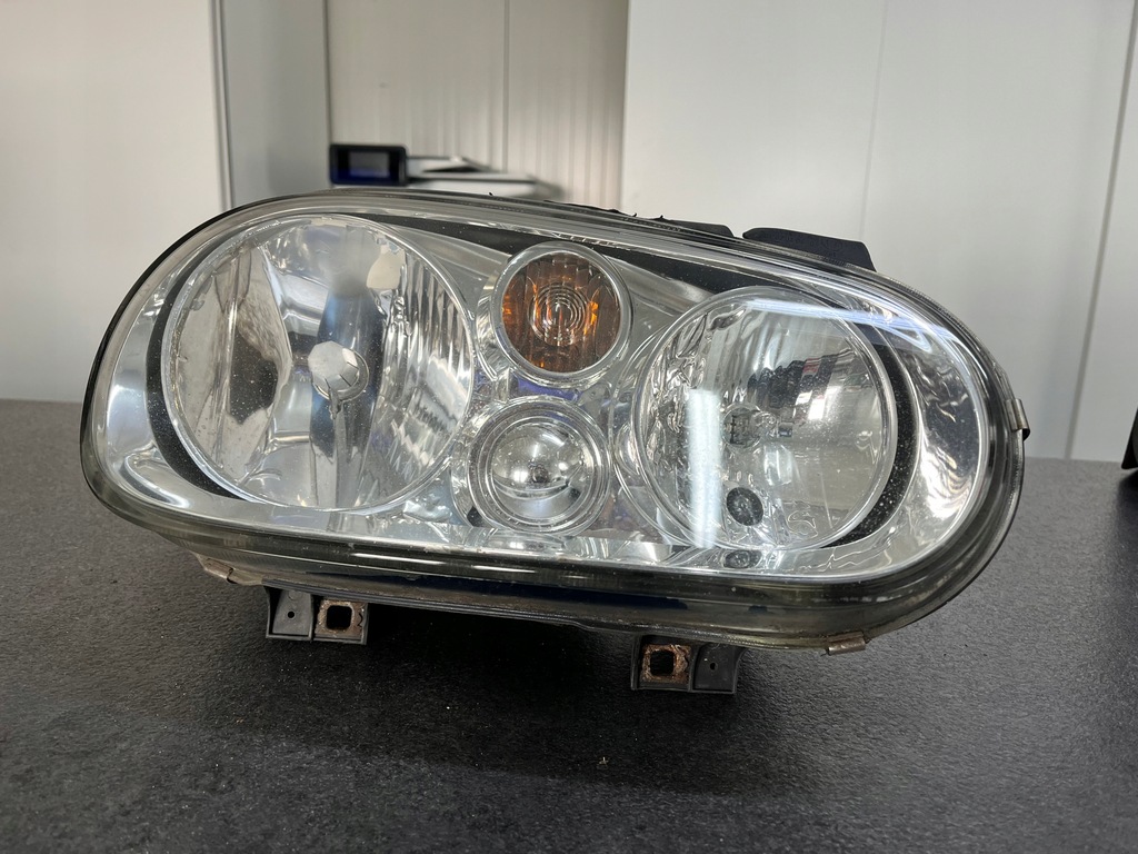 фото №1, Лампа правий перед vw golf iv hella