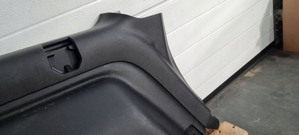 Jeep grand cherokee wl 2022 обшивка оббивка багажника лівий задній короткий Недорого