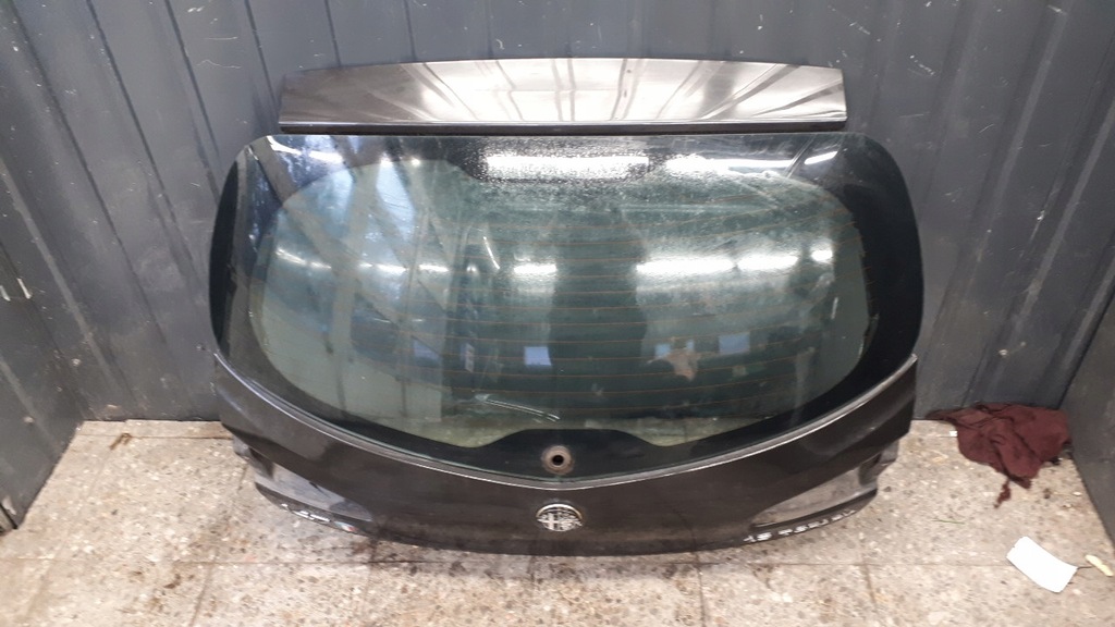 фото №1, Крышка багажника задняя alfa romeo 147 vr846/a 5d