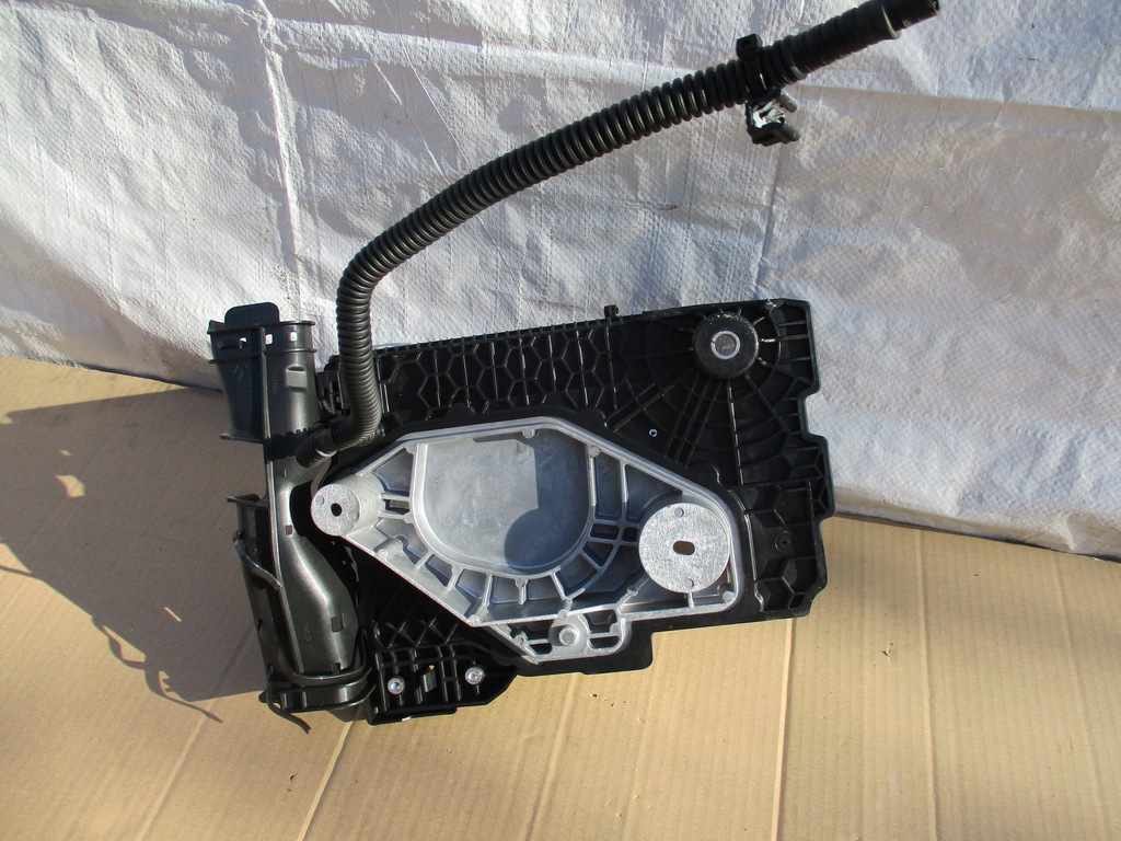 фото №1, Основание кронштейн аккумулятор renault clio v