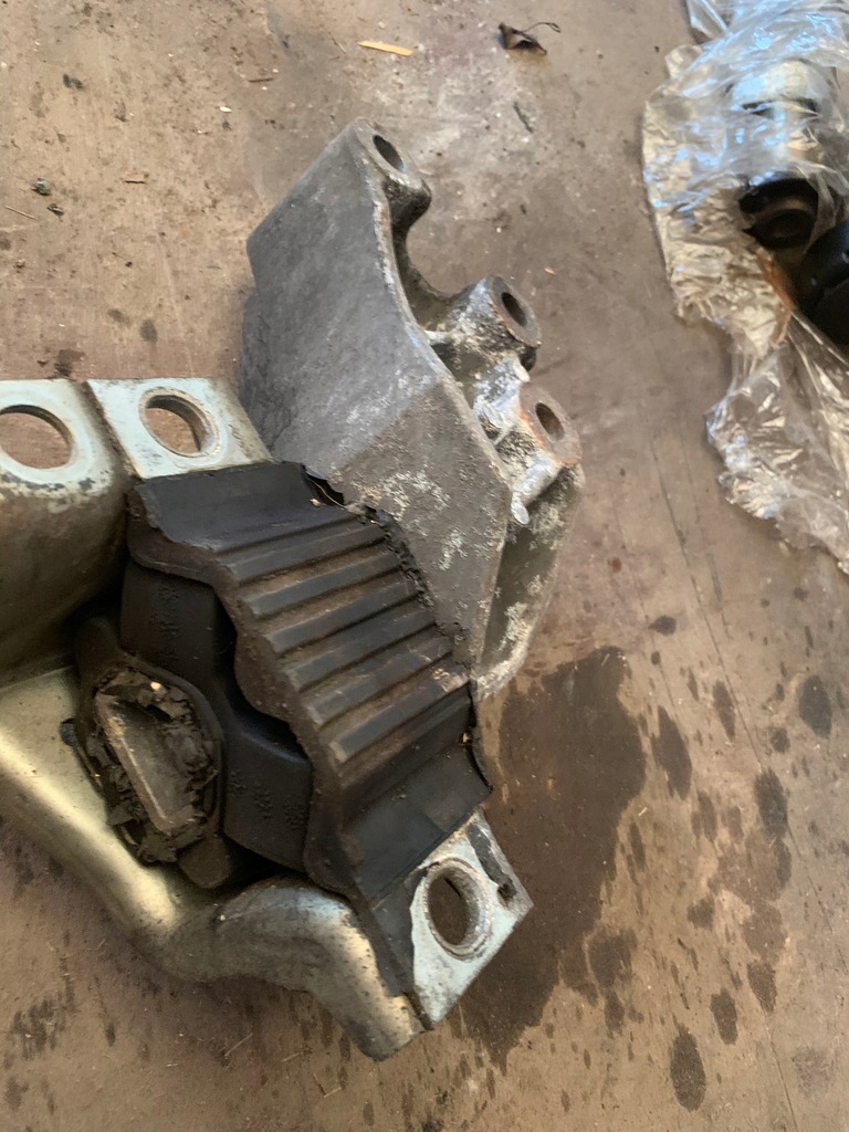 фото №5, Кронштейн подушка двигателя peugeot boxer ii 2.2 hdi