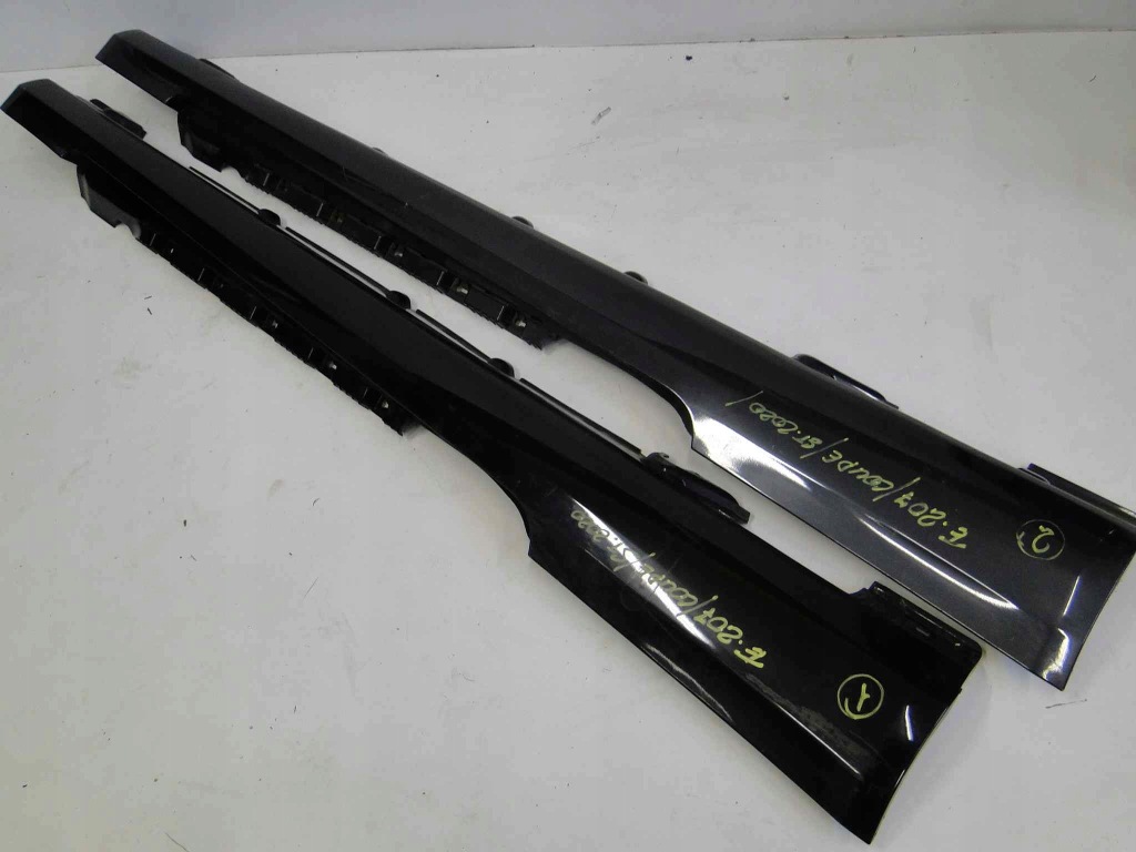 фото №2, Mercedes-benz оригинальный номер a2076901640 молдинг порог