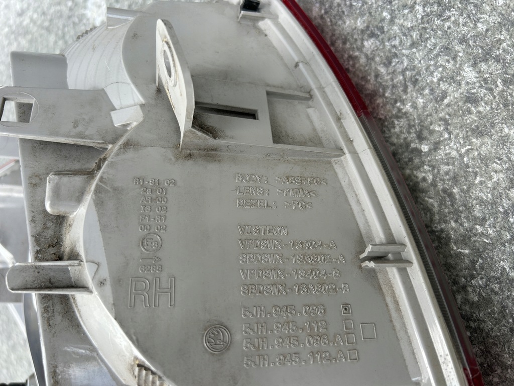 фото №5, Лампа права задня задня skoda rapid 5jh945096