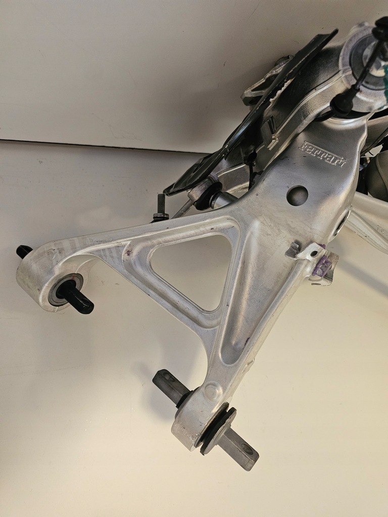 фото №15, Ferrari sf90 stradale f173 поворотний кулак лівий перед 343012 multimatic dssv