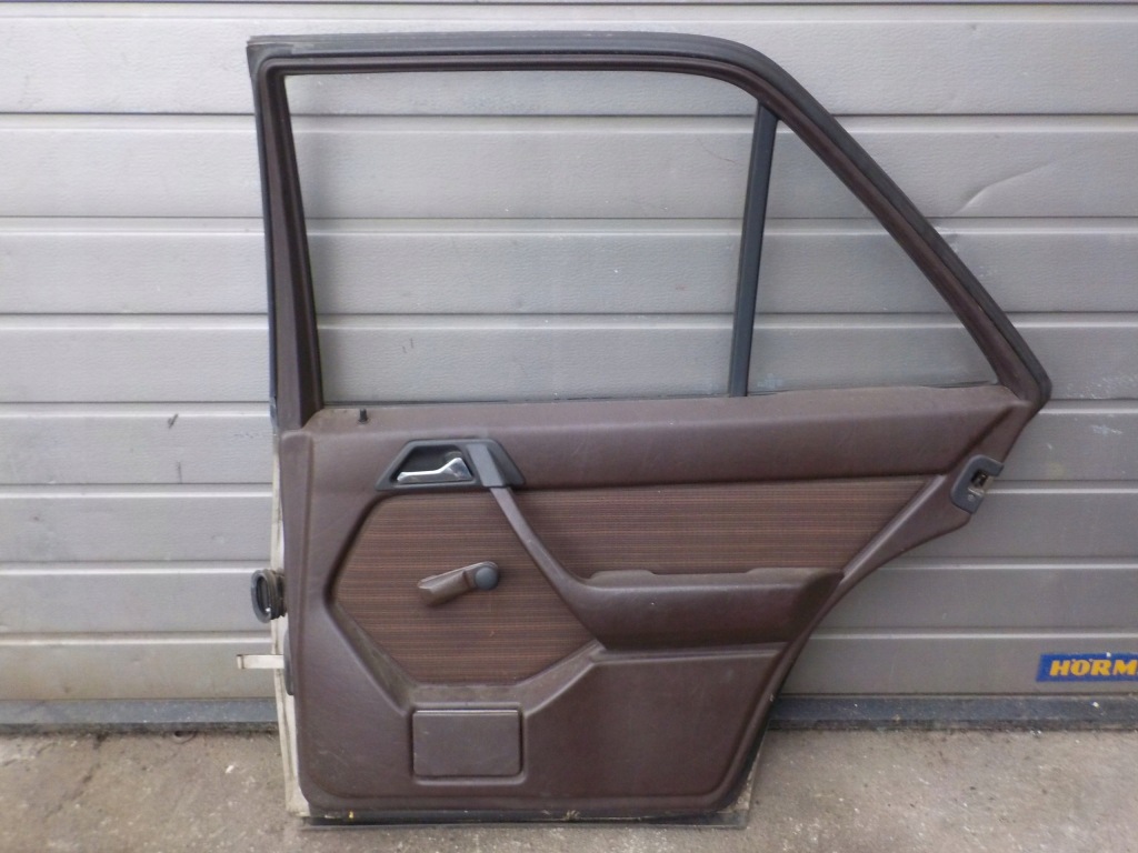 Двері праве задній mercedes w124 Київ