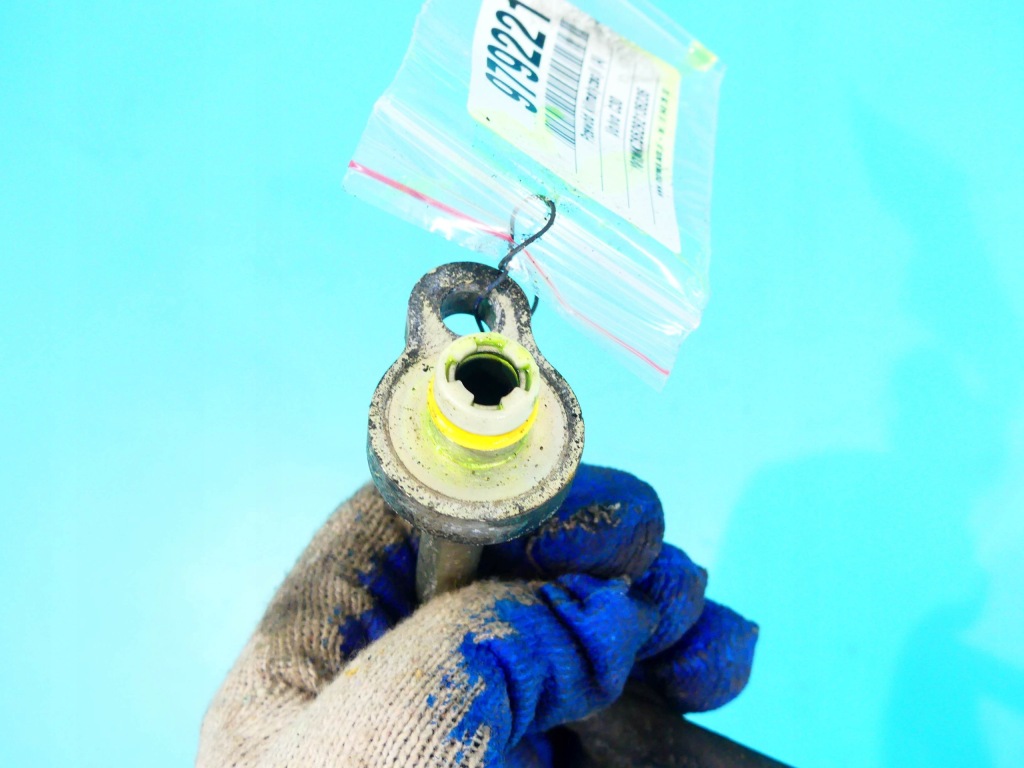 фото №4, Шланг трубка кондиционера volvo c30 1.6d