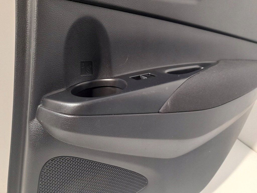 фото №5, Toyota corolla e210 e21 обшивка двері задній правий хетчбек et112