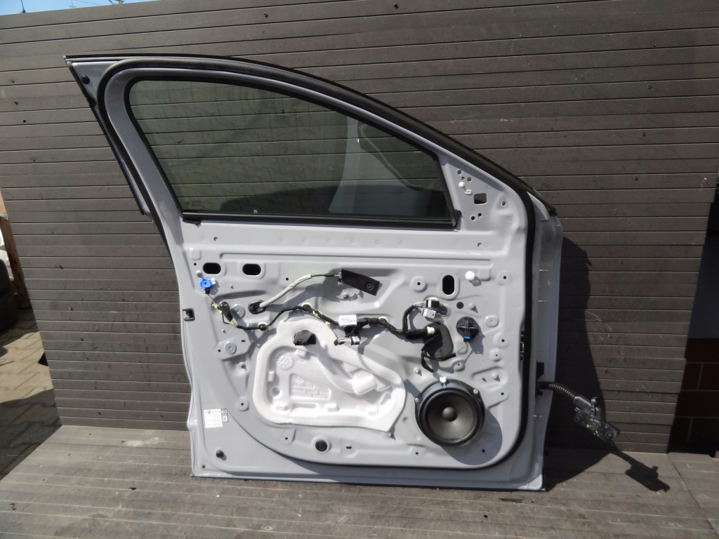 Renault megane v 2023 e-tech дверь передние левая полный оригинал с Разборки