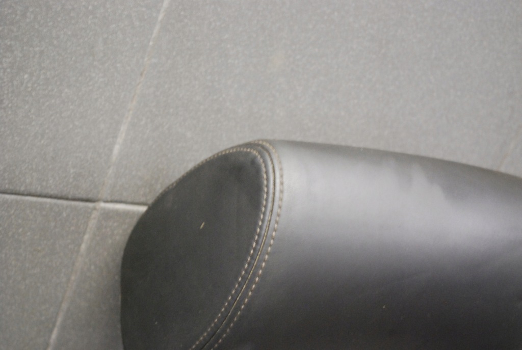 фото №8, Підголівник перед чорний audi a8 d3 світла nić