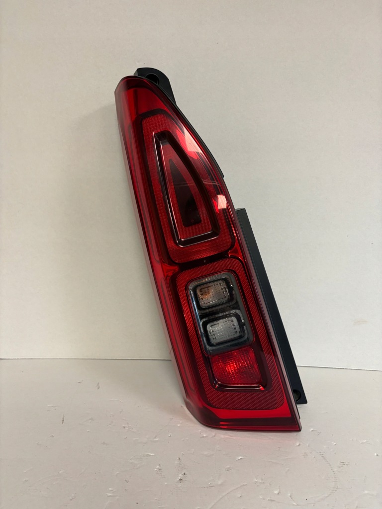 Лампа задний  левая proace berlingo iv partner iii rifter combo e 9819427380 Цена