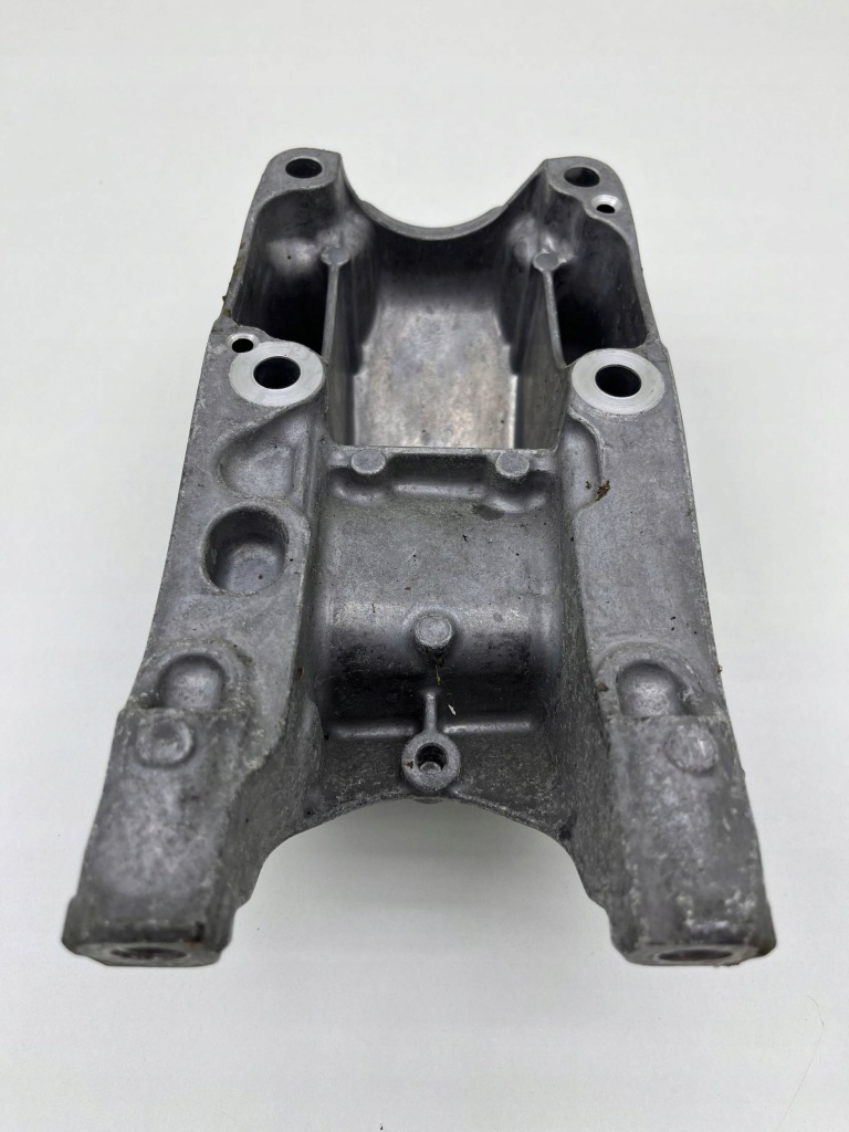 Mercedes w246 w176 опора полуось a2702230138 в Украине