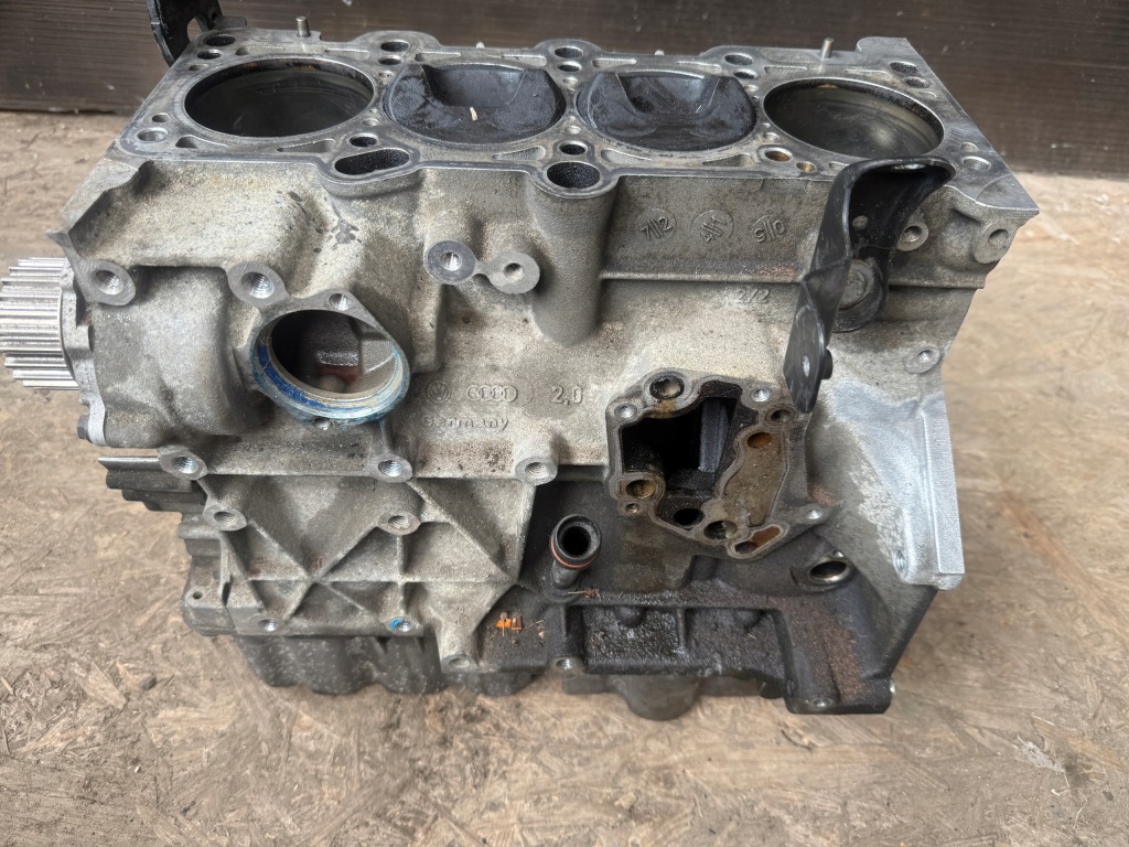 Купити Блок двигуна 2.0fsi bvy kompletny, seat,audi, volkswagen