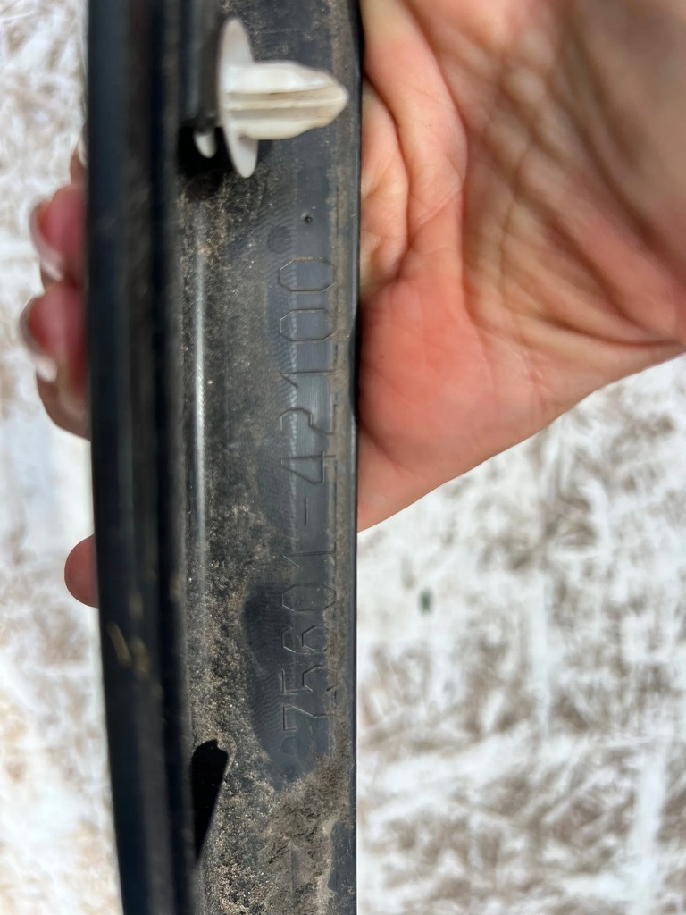 фото №10, Toyota rav 4 накладка молдинг крила права перед