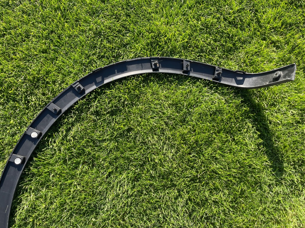 фото №13, Porsche cayenne правая молдинг крыла задняя 7p5853828d