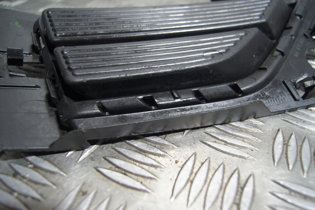 фото №11, Решётка бампера левый перед vw golf sportsvan