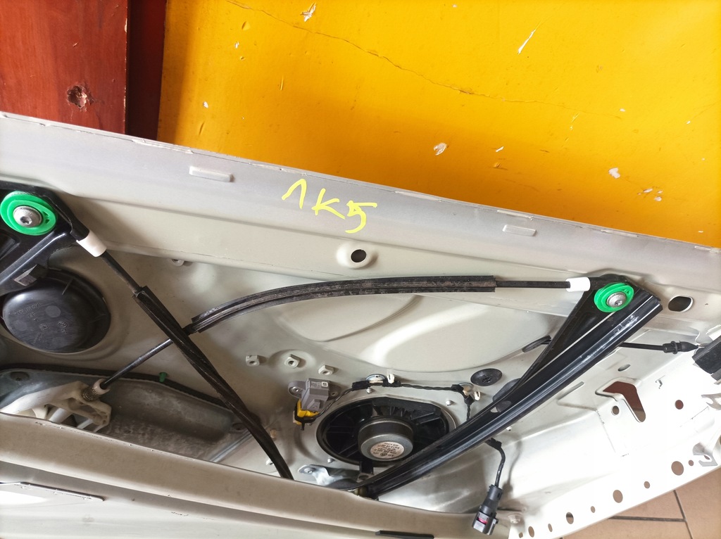 фото №8, Vw jetta молдинг двері ліва перед 1k5