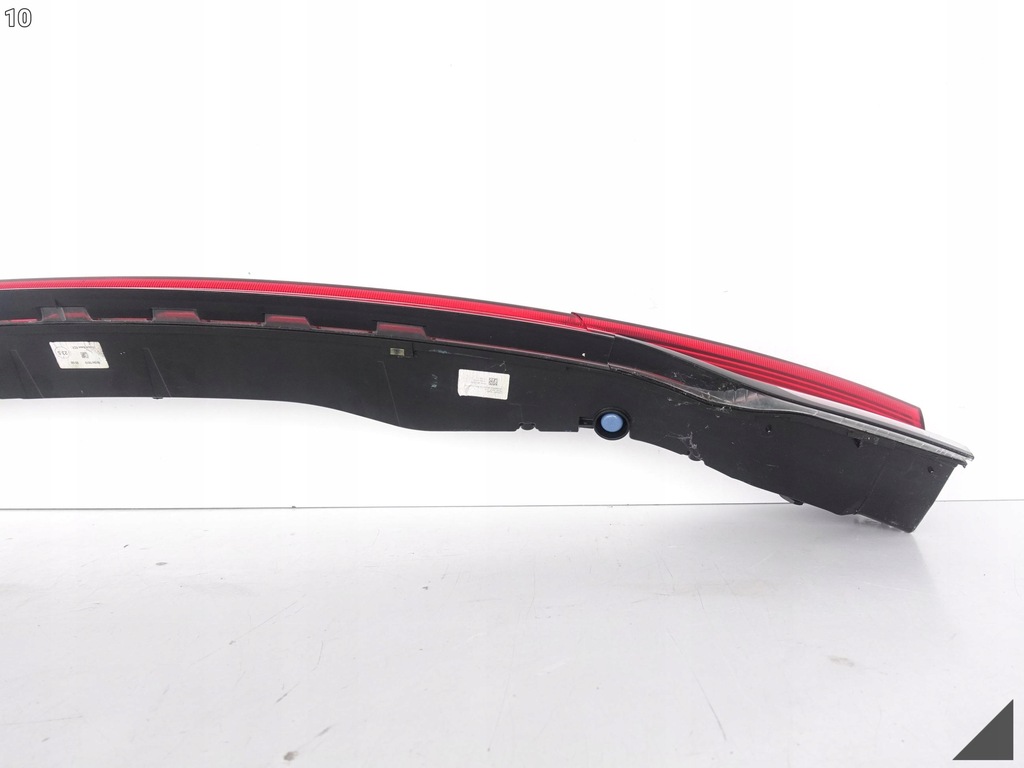 фото №11, Porsche macan 95b lift 19- led лампа накладка w багажник задняя europa uszkodzon