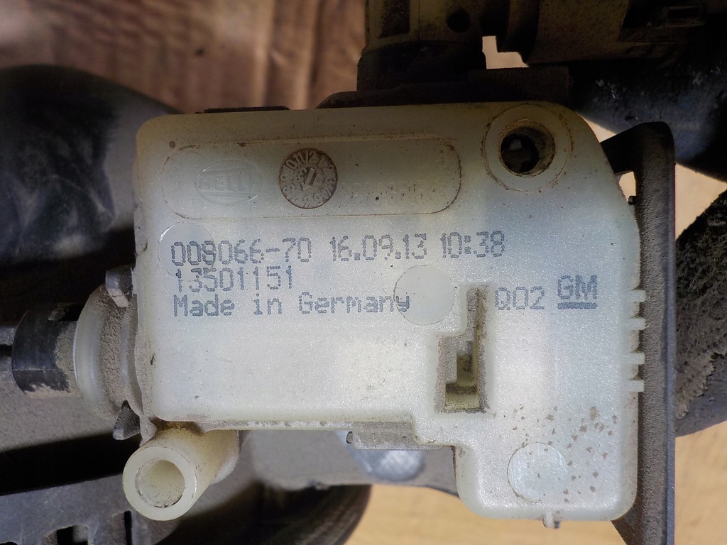 фото №4, Insignia кришка заливної пального 13501151