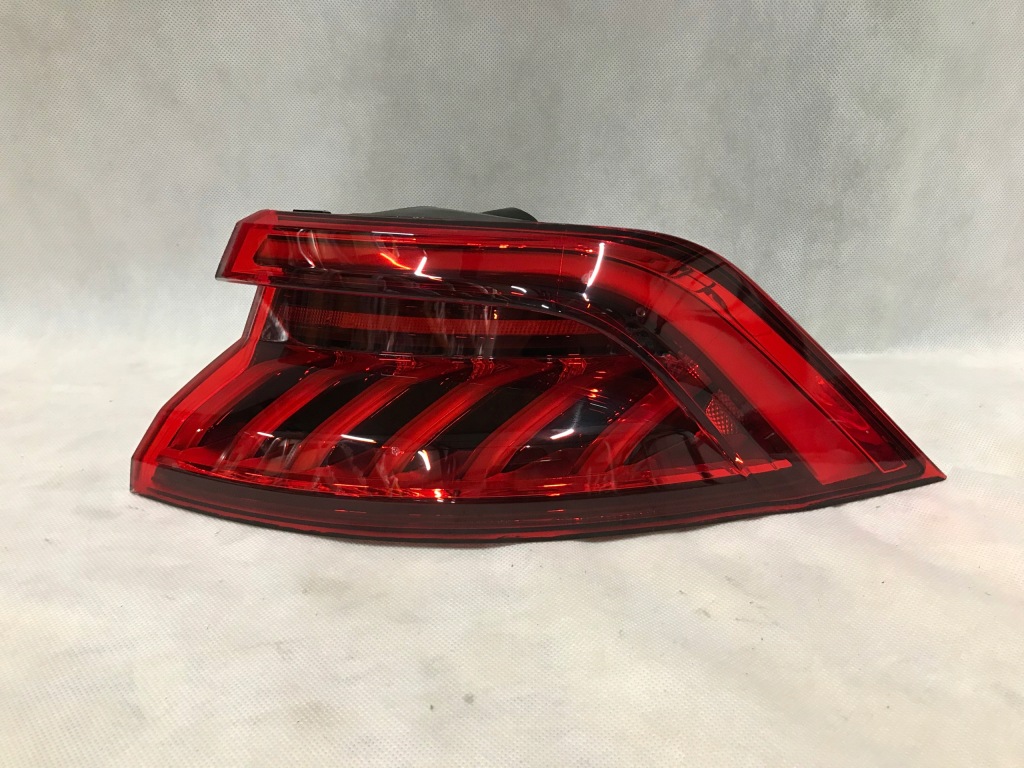 фото №1, Audi q8 лампа задняя правая led basic usa