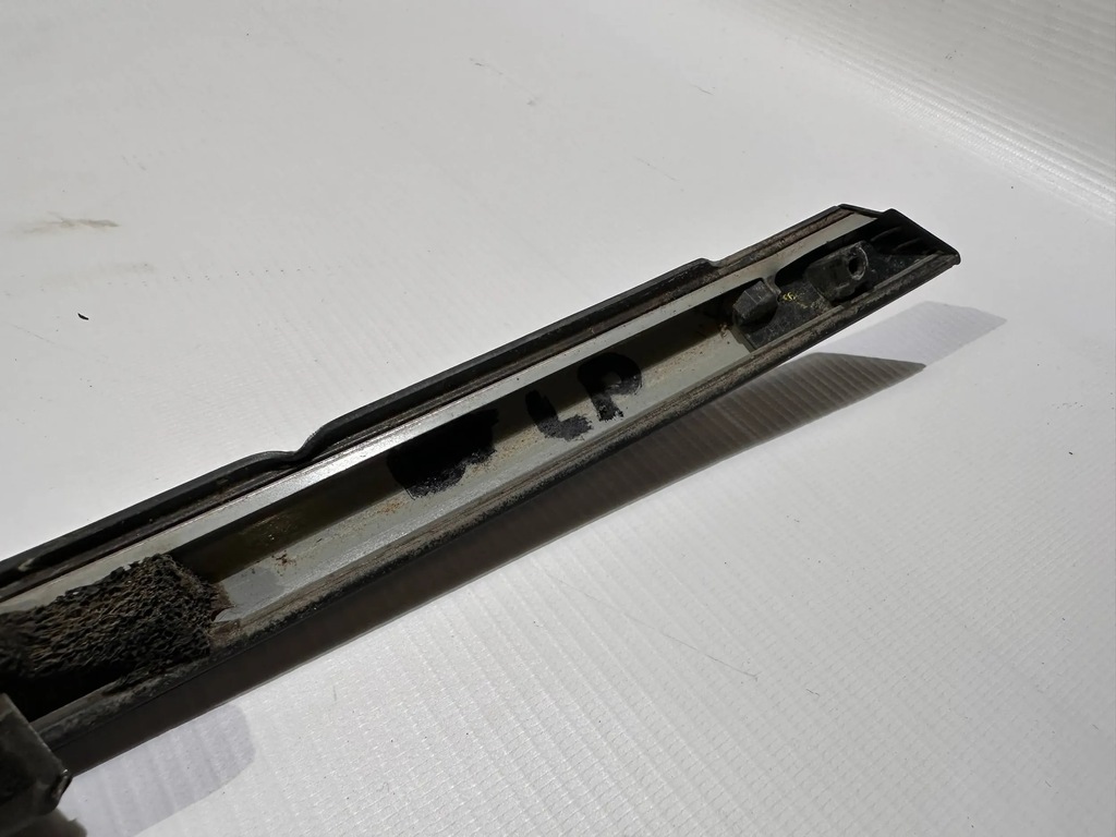 фото №7, Молдинг уплотнитель левая перед передняя dodge charger 2011 - 2023