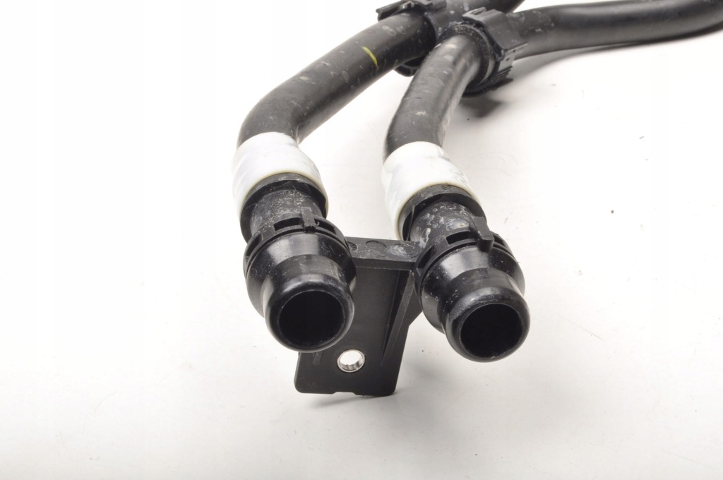 Bmw i4 g26 edrive40 труба шланг воды 23r 8475682 Доставка