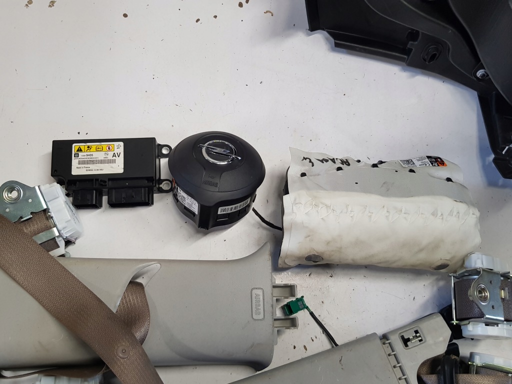 фото №15, Панель  подушки безпеки ремені opel adam